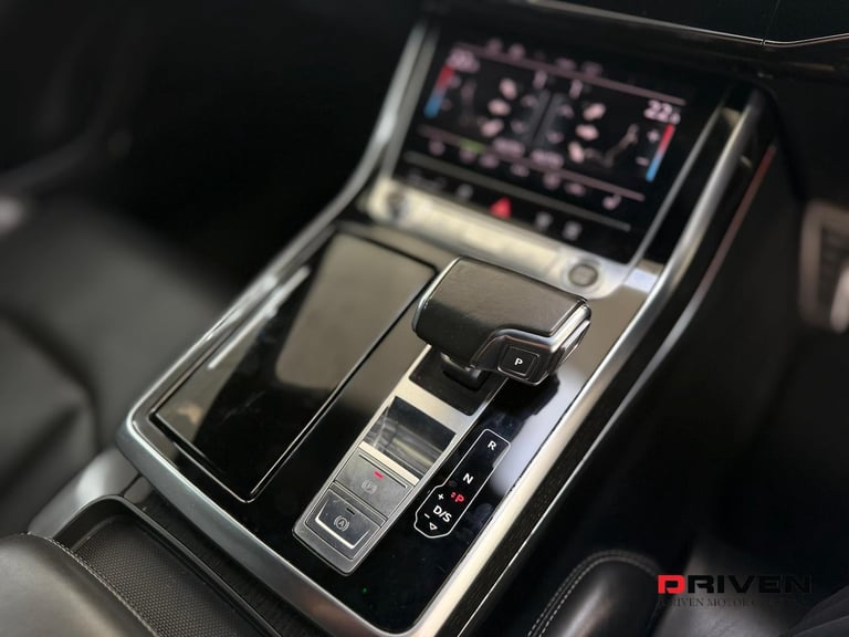 STUNNING ! 2021 AUDI Q8 S-LINE 50 BiTURBO BLACK EDITION 3.0 TDI + FREE DELIVERY!