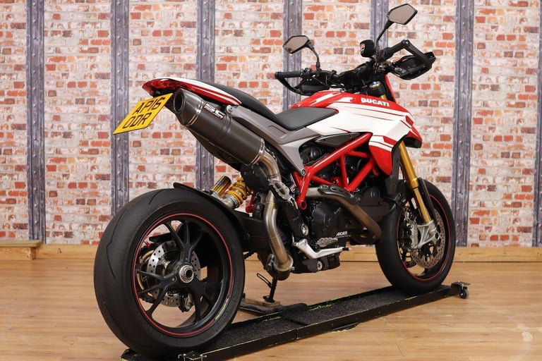 2016 DUCATI HYPERMOTARD 939 SP - ONLY 5,196 MILES! - SC PROJECT EXHAUST - SUPERB