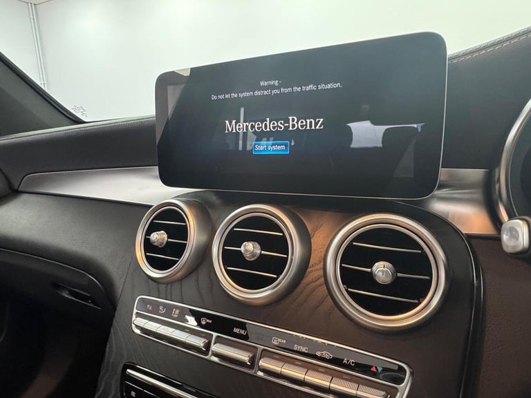 MERCEDES-BENZ GLC 2.0 GLC300d AMG Line (Premium Plus) Coupe G-Tronic+ 4MATIC