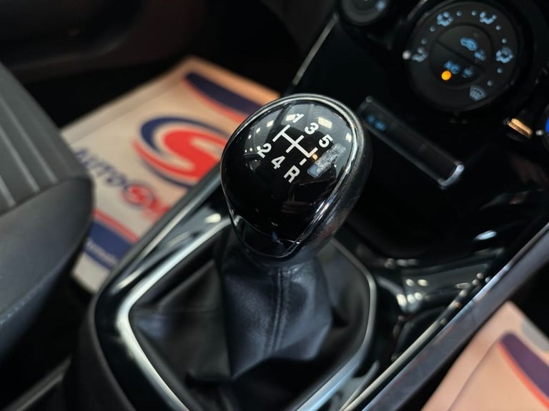 2014 Ford Fiesta 1.0T EcoBoost Zetec Hatchback 5dr Petrol Manual Euro 5 (s/s) (100 ps) Hatchback ...