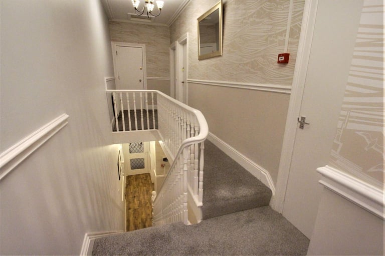 Double Bedroom in Professional Household