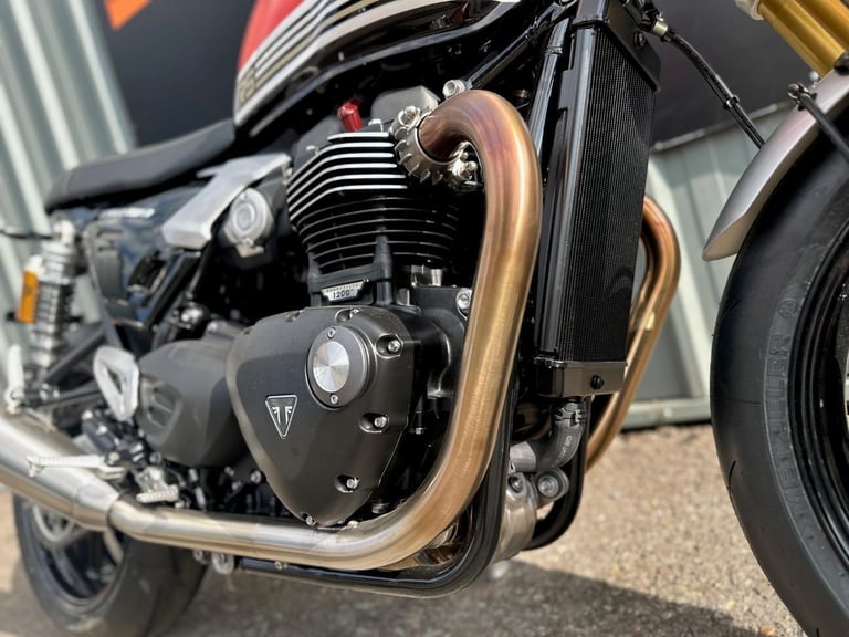 STUNNING BRAND NEW 2025MY TRIUMPH SPEED TWIN 1200 RS MOTORCYCLE 