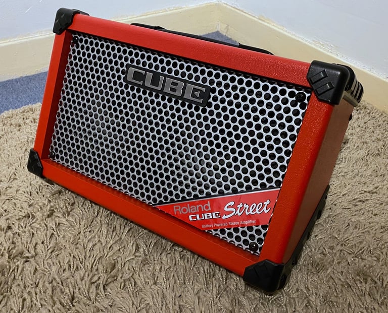 Roland amplifier Cube Street portable mains/battery operated amp