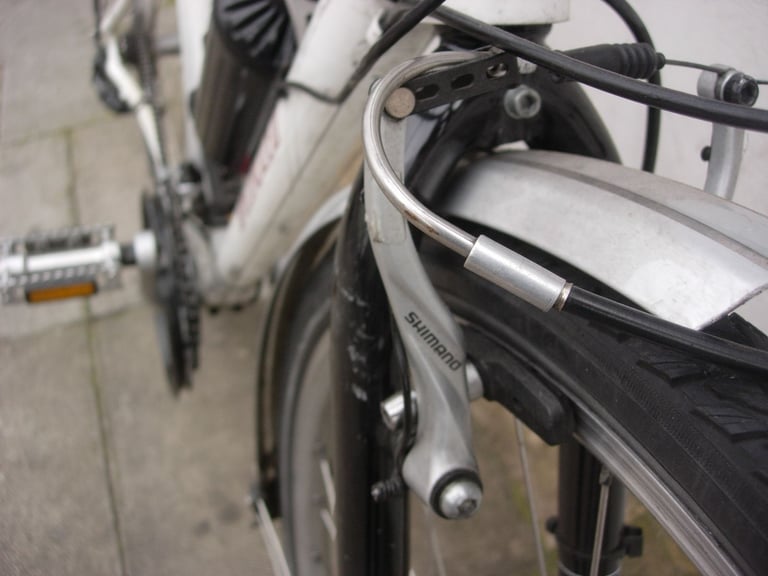 Electric Bike/ Hybrid/ Commuter Bike by Specialized, White, Medium, JUST SERVICED/ CHEAP PRICE!!!