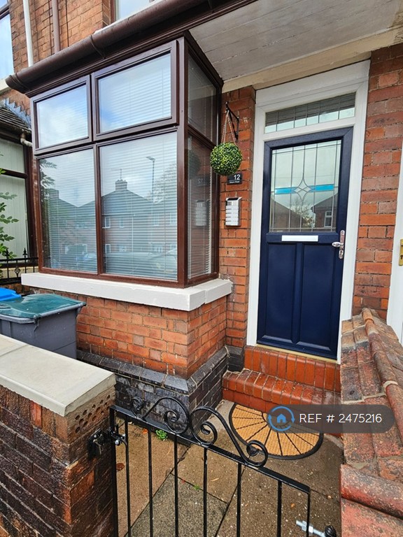 2 bedroom house in Saturn Road, Stoke-On-Trent, ST6 (2 bed) (#2475216)