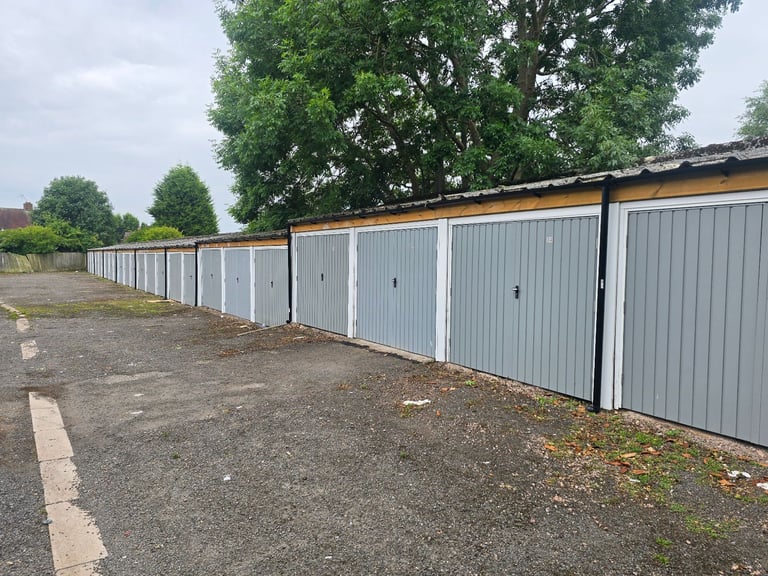 🚗🔒 Secure Lock-Up Garage for Rent – wv11 2ps🔒🚗