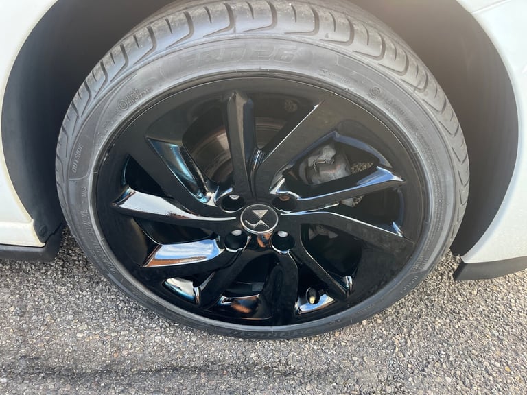 2017 DS Automobiles DS 3 1.2 PureTech 82 Connected Chic 3dr HATCHBACK Petrol Manual