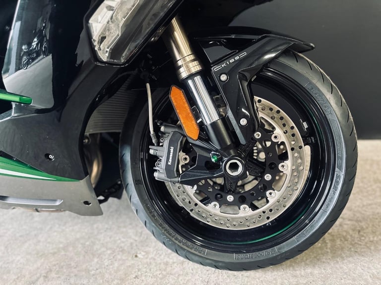 STUNNING ONE OWNER 2023/23 KAWASAKI NINJA H2 SX PERFORMANCE MOTORCYCLE 