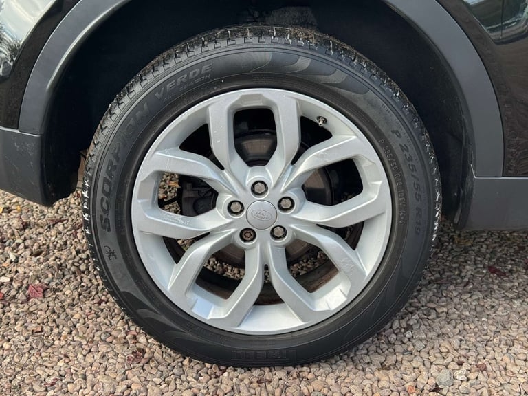 2017 Land Rover Discovery Sport 2.0 Discovery Sport HSE TD4 4WD 5dr SUV Diesel Manual