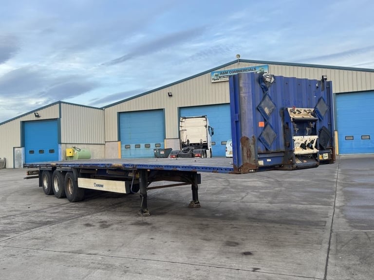 KRONE FLATBED TRI AXLE TRAILER 