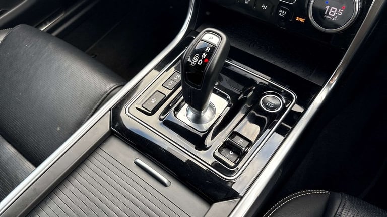 2021 Jaguar XE 2.0 D200 R-Dynamic Black 4dr Auto Saloon Diesel Automatic