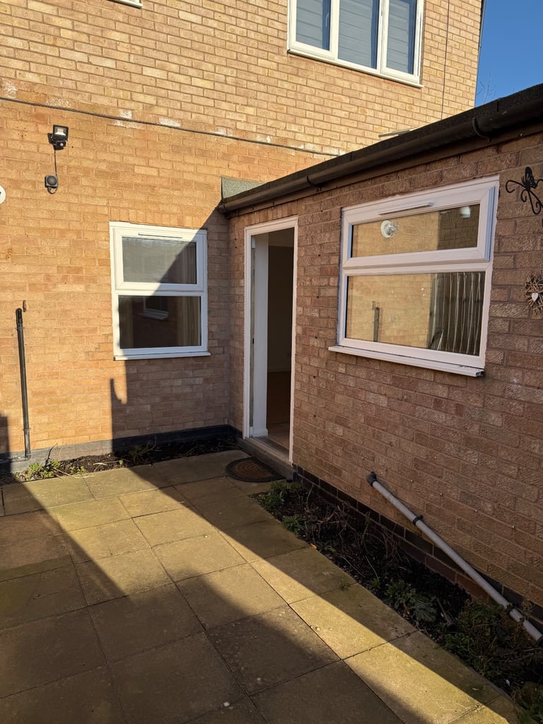 1 bedroom large flat 