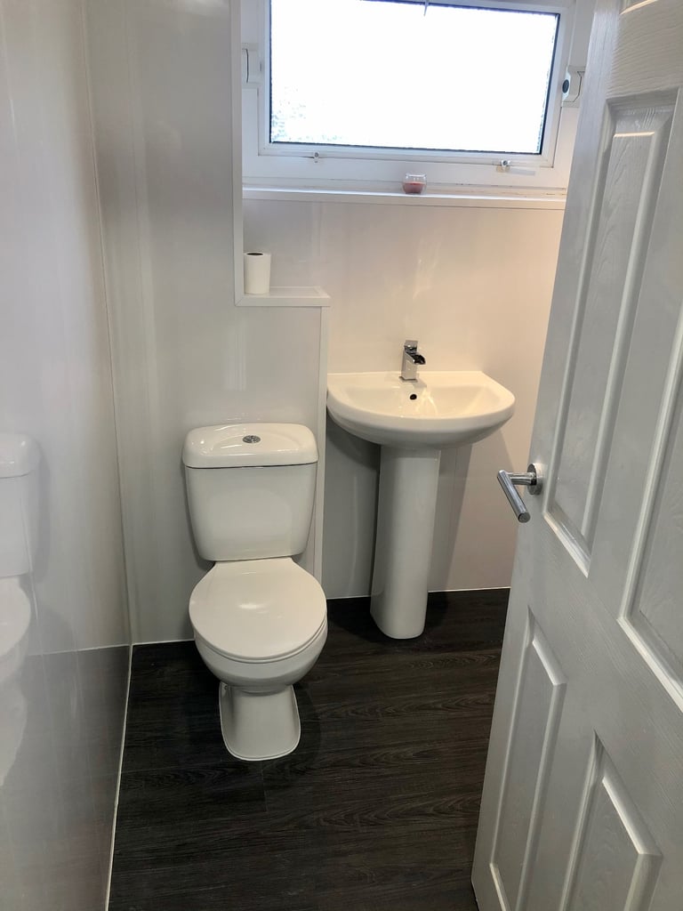 Two bedroom + box room house to let in Pumpherston