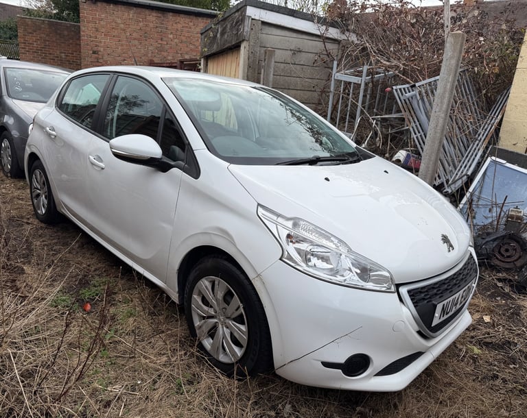 Peugeot, 208, Hatchback, 2014, Manual, 1199 (cc), 5 doors