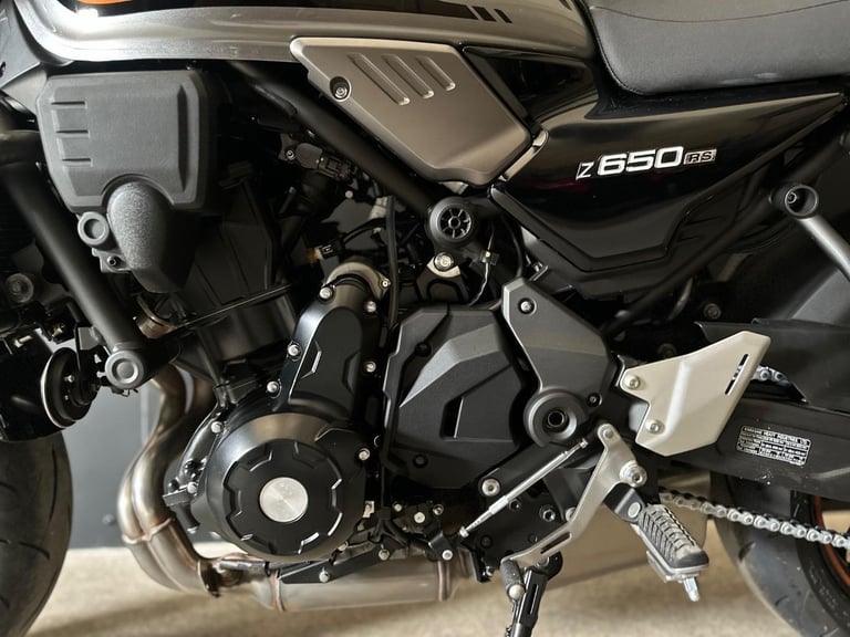 STUNNING LOW MILEAGE 2023/23 KAWASAKI Z650 RS MOTORCYCLE