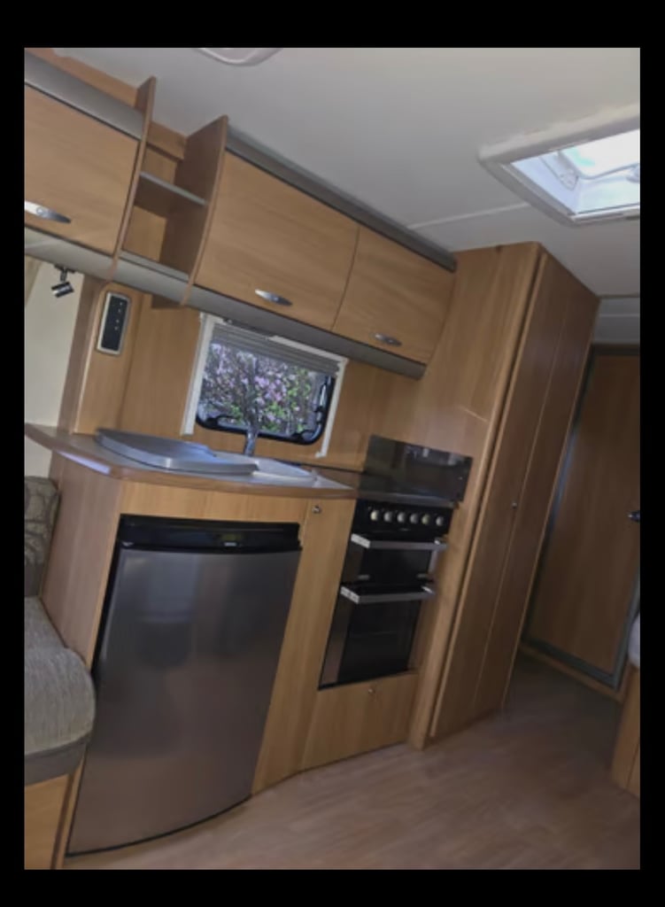 2010 Swift Challenger 4 berth Fixed Bed Caravan