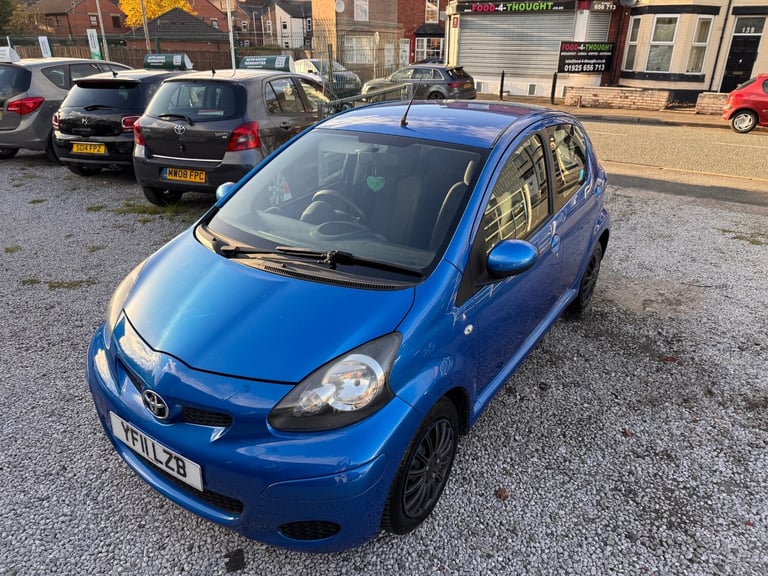 2011 Toyota AYGO 1.0 VVT-i Blue 5dr HATCHBACK Petrol Manual