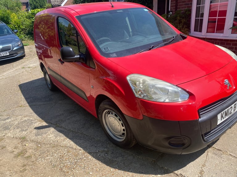 Scotland Royal Mail Peugeot Partner low miles tidy condition. MOT and serviced 
