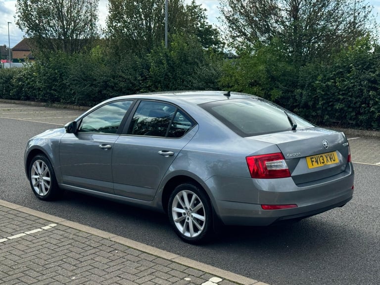 2013 Skoda Octavia 1.6 TDI CR Elegance 5dr DSG HATCHBACK Diesel Automatic