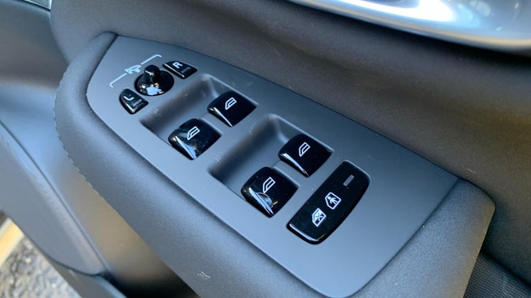 2025 Volvo XC90 2.0 B5 MHEV Ultra Bright SUV 5dr Petrol Hybrid Auto 4WD Euro 6 (s/s) (250 p ESTAT...