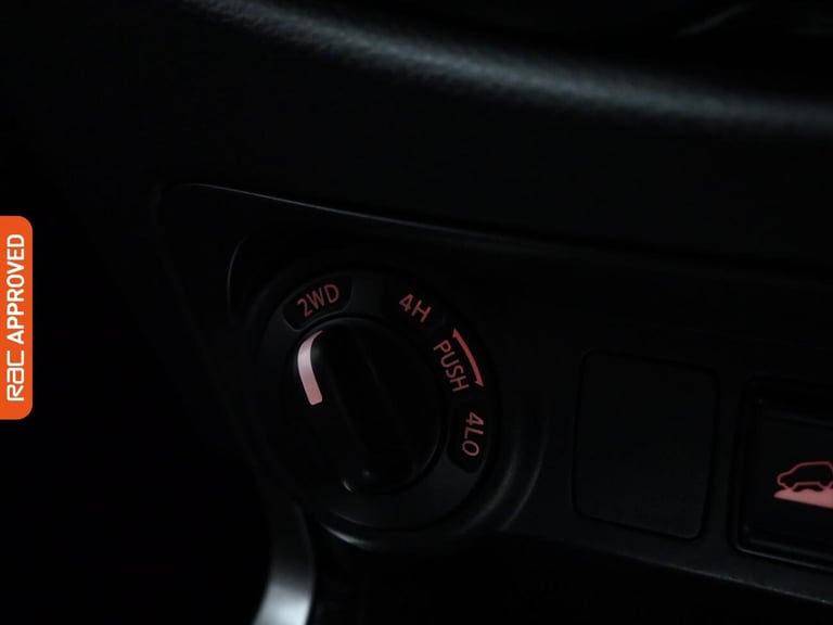 2021 Nissan Navara 2.3 dCi Tekna Pickup Double Cab 4dr Diesel Auto 4WD Euro 6 (190 ps) Pick Up DI...