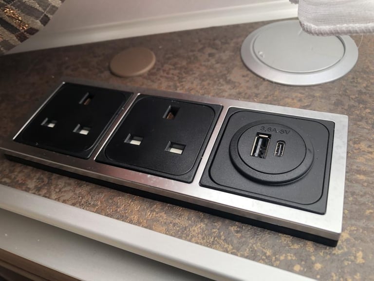 2023 ERIBA TOURING 530 BRAND NEW CARAVAN