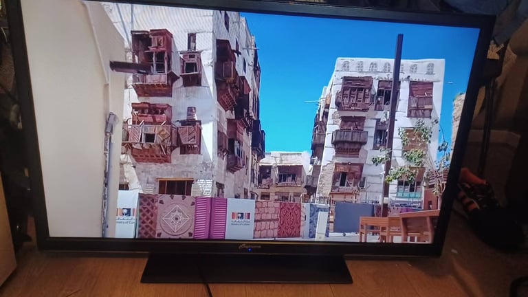 FREE DELIVERY excellent 40 LED full HDTV 1080p freeveiw channels inbuilt 