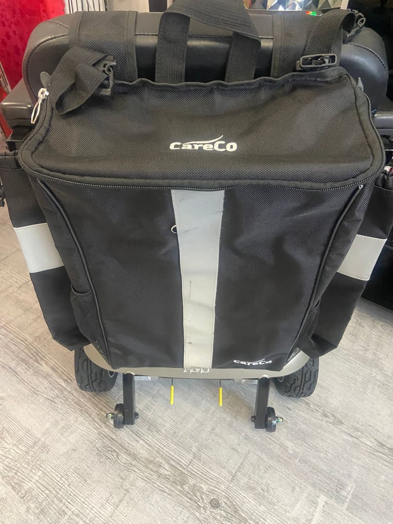 Mobility power chair, Electric wheelchair I-Go Crest CSS, 18 months old. Free delivery possible.