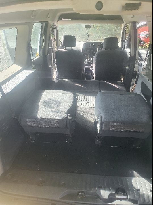 Mercedes Minibus 7 seater diesel 