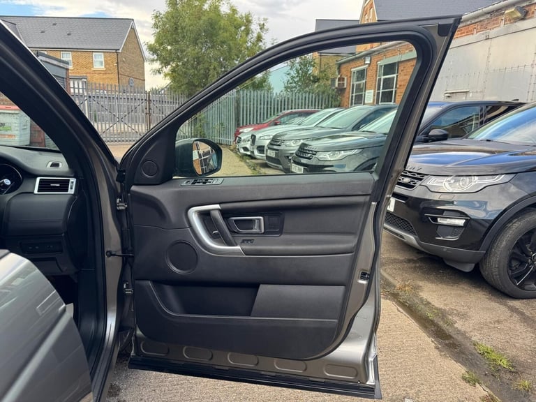 2017 Land Rover Discovery Sport 2.0 TD4 HSE 4WD Euro 6 (s/s) 5dr ESTATE Diesel Manual