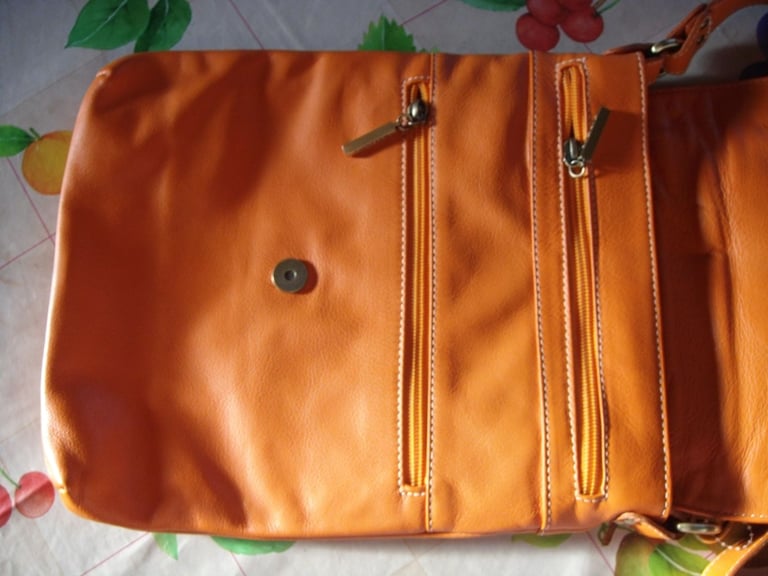 AVORIO ITALIAN LEATHER BAG ORANGE CROSSBODY NEW