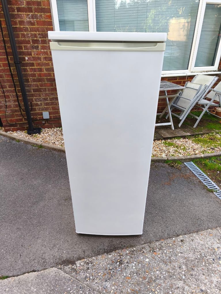 Fridge Refrigerator CURRYS 143 cm* A+ Class