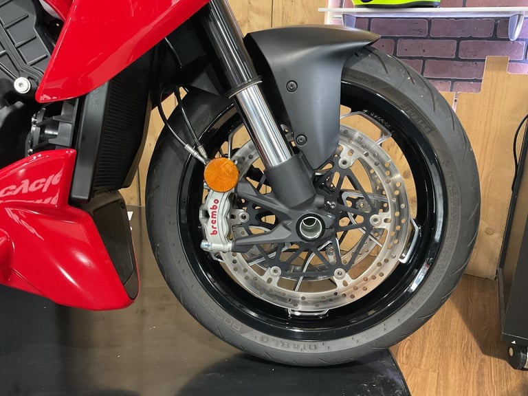 Ducati Diavel V4 TOURING 2024 just 3000 Miles! 1 Owner! FREE UK DELIVERY! Superb