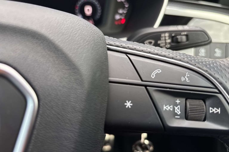 2022 Audi Q3 40 TFSI Quattro S Line 5dr S Tronic SUV Petrol Automatic