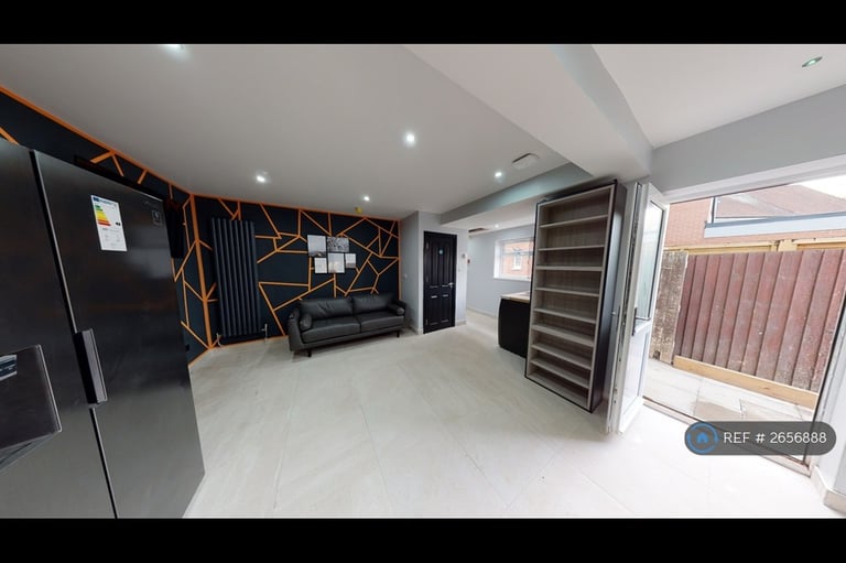 5 bedroom house in Charter Avenue, Coventry, CV4 (5 bed) (#2656888)