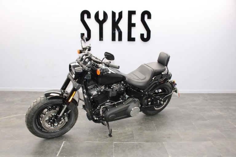 2021 Harley-Davidson FXFBS Softail Fat Bob in Vivid Black 
