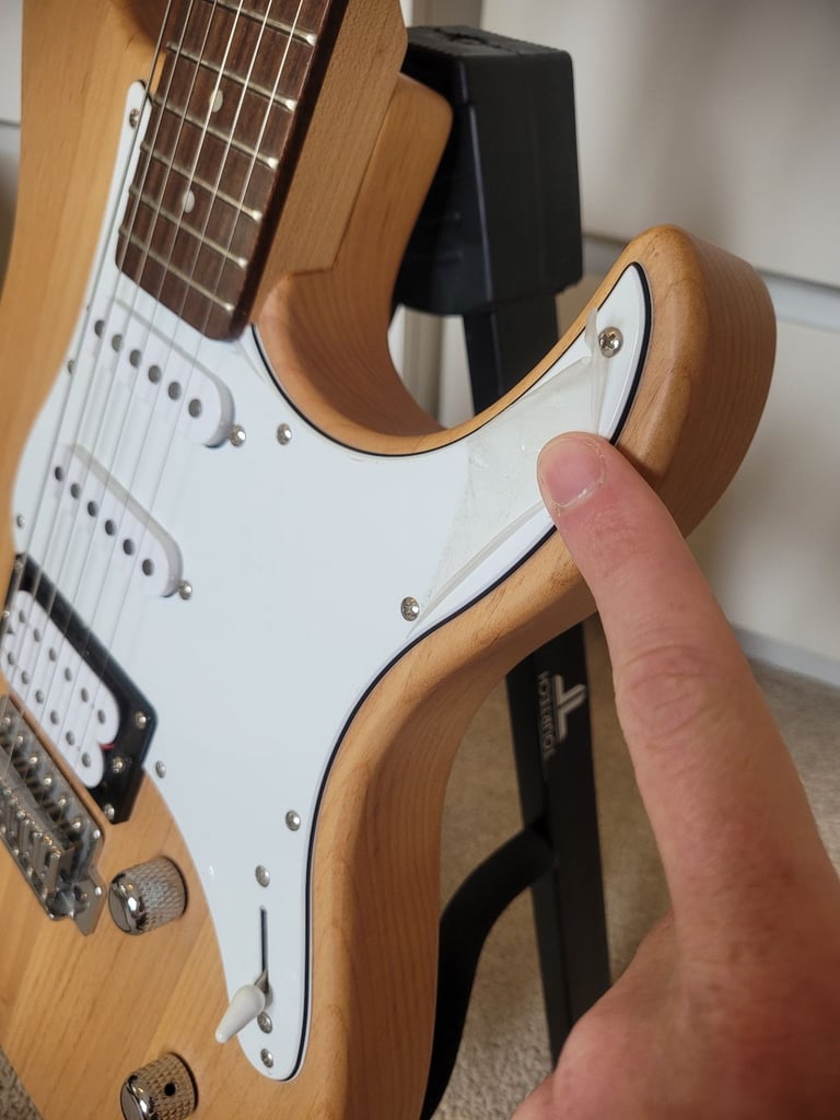 Yamaha Pacifica 112v, Marshall MG15 amp