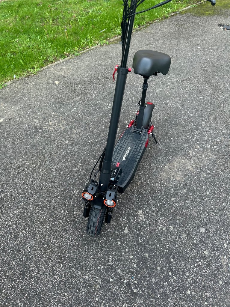 Brand new✅ 800W 50-55KM 10 inch wvacuum tyre off road Electric scooter