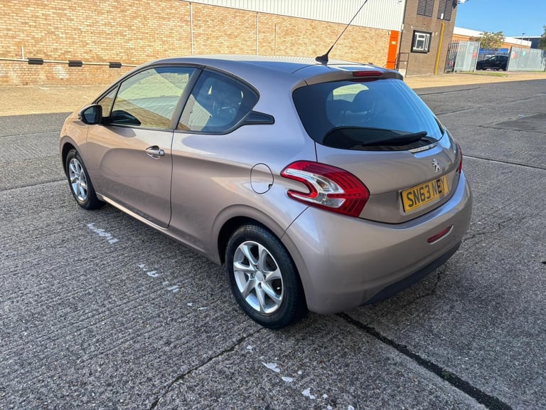 2013 Peugeot 208 1.0 VTi Active 3dr HATCHBACK Petrol Manual
