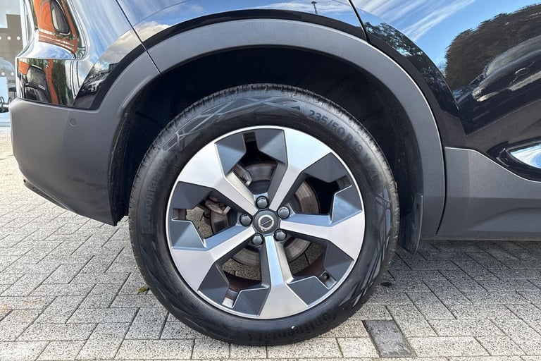 2022 Volvo XC40 2.0 B4 MHEV Ultimate SUV 5dr Petrol Hybrid DCT Auto Euro 6 (s/s) (197 ps) ESTATE ...