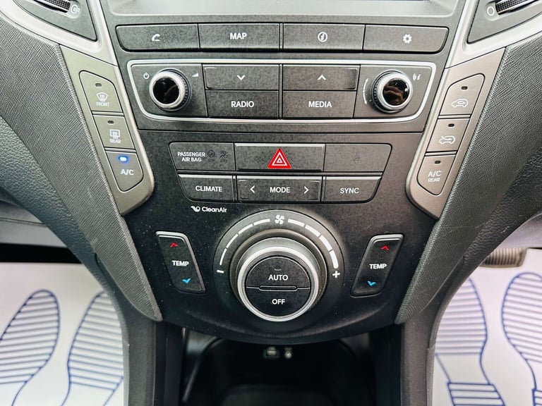2016 Hyundai Santa Fe 2.2 Santa Fe Premium SE Blue Drive CRDi Auto 4WD 5dr SUV Diesel Automatic