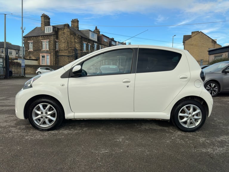 2013 Toyota AYGO 1.0 VVT-i Mode 5dr HATCHBACK Petrol Manual