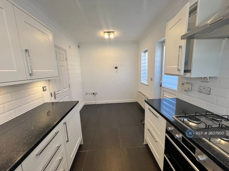 4 bedroom house in Friern Close, Cheshunt, Waltham Cross, EN7 (4 bed) (#2637950)
