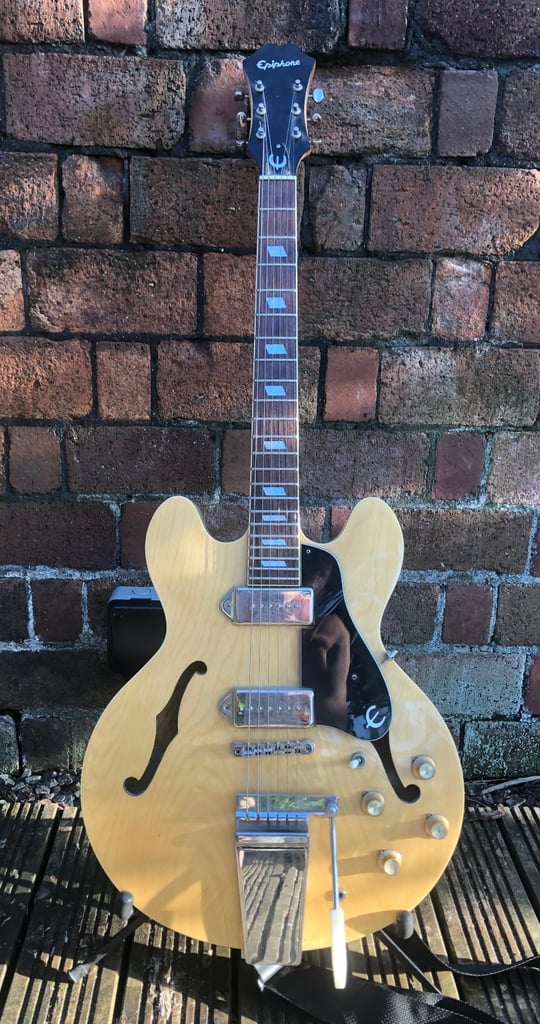 Epiphone Casino with Vibrola (2009) and hard case