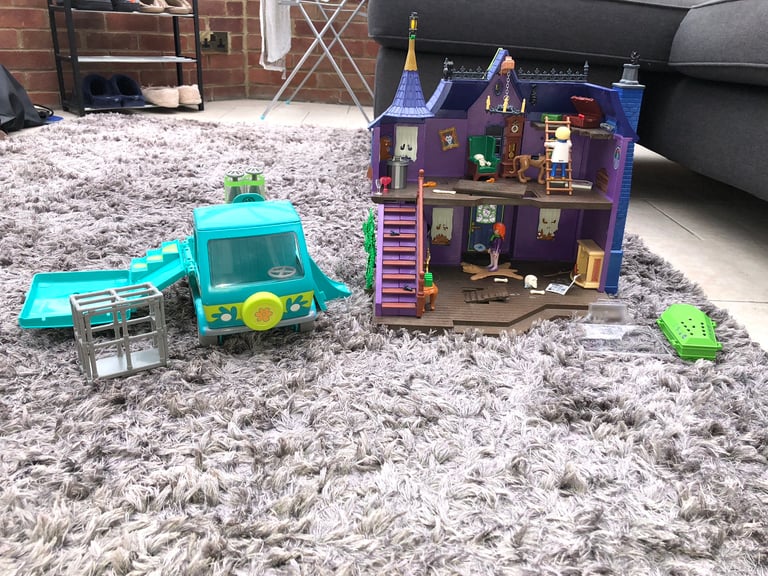 Scooby doo playmobile mystery mansion and Scooby doo mystery machine