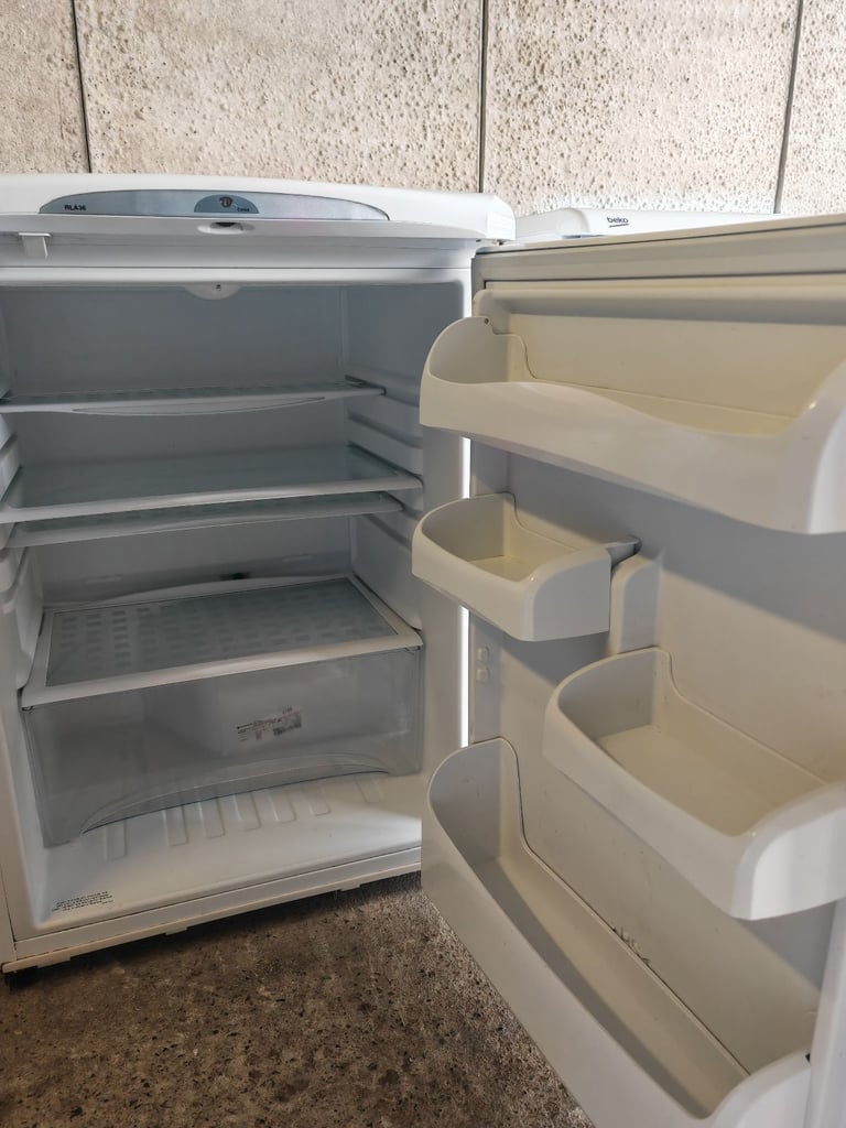 Free delivery 🚚🚚 Hotpoint fridge 