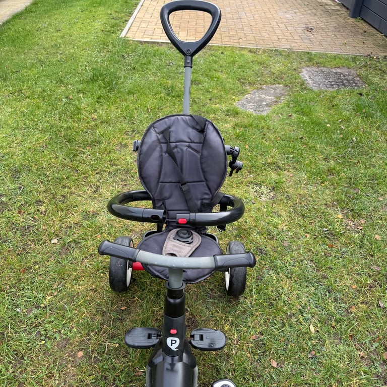 Child’s push trike 