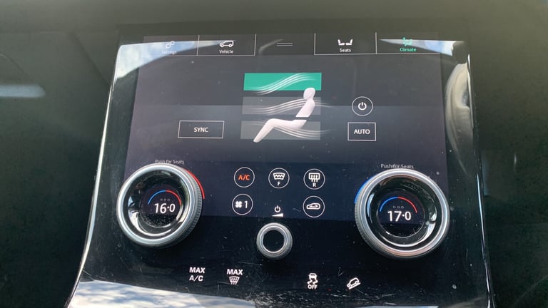 2018 Land Rover Range Rover Velar 2.0 D240 R-Dynamic SE SUV 5dr Diesel Auto 4WD Euro 6 (s/s) (240...