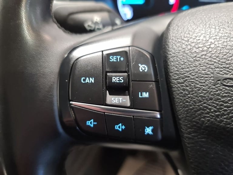 FORD TRANSIT CUSTOM 2.0 300 ECOBLUE LIMITED P/V L2 H1 130 BHP LWB DIESEL