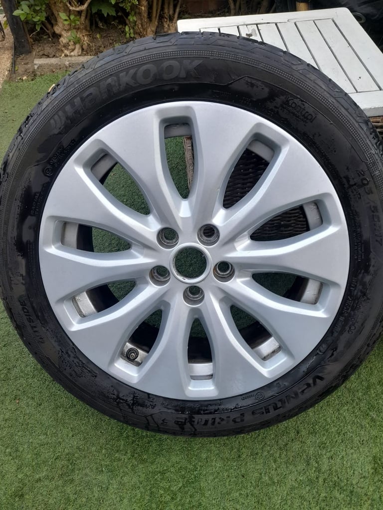 Set of 17 Inch Alloy wheels 5x108 with Tyres in West London Area